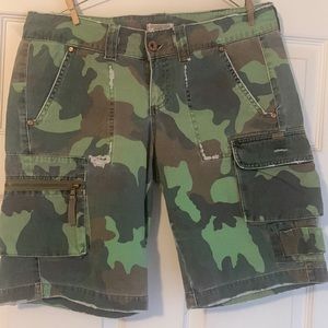 Ladies size 9 juniors Camouflage shorts just above the knee length